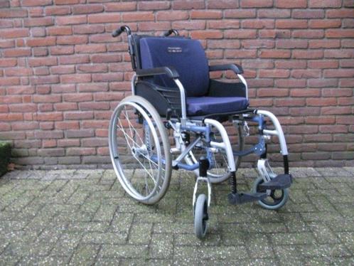 Excel inklapbare rolstoel 39cm massieve banden en stokhouder, Diversen, Rolstoelen, Zo goed als nieuw, Duwrolstoel, Inklapbaar