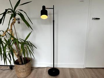 KARWEI vloerlamp met dimmer beschikbaar voor biedingen