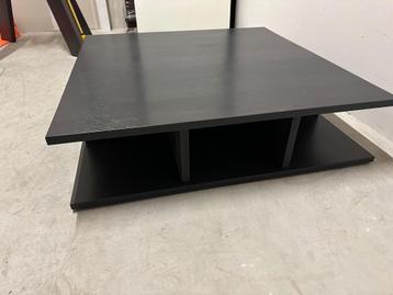 Salontafel 120x120x30 van massief eikenhout beschikbaar voor biedingen