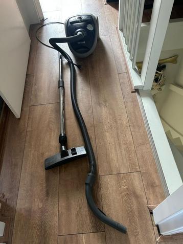 Philips Universe Parquet Plus stofzuiger – krachtige 1800W beschikbaar voor biedingen