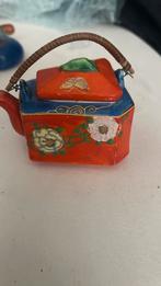 Foreign design porseleinen mini theepotje, Antiek en Kunst, Ophalen of Verzenden