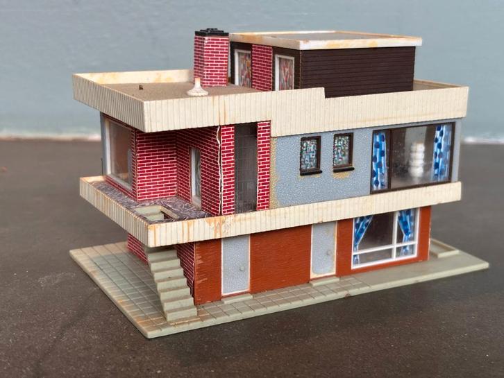 Faller B 257 modern huis, Hobby en Vrije tijd, Modeltreinen | H0, Gebruikt, Brug, Tunnel of Gebouw, Gelijkstroom of Wisselstroom
