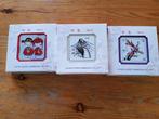 CHINEES. ONDERZETTERS. 3 NIEUWE SETJES., Ophalen of Verzenden, Nieuw, Glas of Kopje