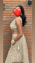 Goude Indiase jurk (lehenga) + sieraden, Ophalen of Verzenden, Zo goed als nieuw, Overige kleuren, Overige typen