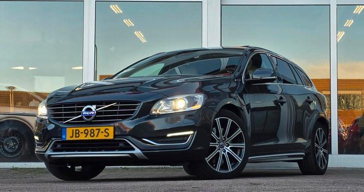 Volvo V60 2.4 D6 AWD Plug-In Hybrid R-Design Leer Xenon Trek, Auto's, Volvo, Bedrijf, Te koop, V60, 4x4, ABS, Airbags, Airconditioning