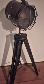 Industriële vloerlamp zwart, Huis en Inrichting, Lampen | Vloerlampen, Ophalen of Verzenden, Zo goed als nieuw, 150 tot 200 cm