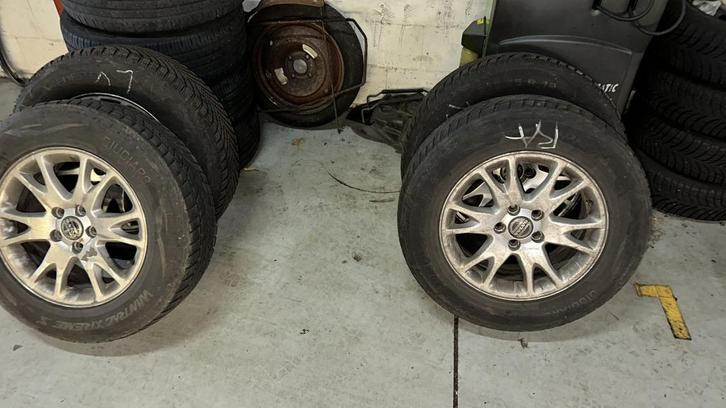 twee velgenset Volvo CX 70 ( een met en een zonder band), Auto-onderdelen, Banden en Velgen, Banden en Velgen, Winterbanden, 17 inch