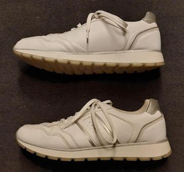 Witte dames sneakers van Esprit, maat 42. beschikbaar voor biedingen