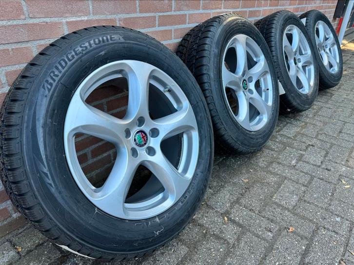 Splinternieuwe Alfa Romeo Stelvio velgen winterset! 18”5x110, Auto-onderdelen, Banden en Velgen, Banden en Velgen, Winterbanden