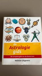 J. Hall - De astrologiegids, Achtergrond en Informatie, Astrologie, Ophalen of Verzenden, Zo goed als nieuw