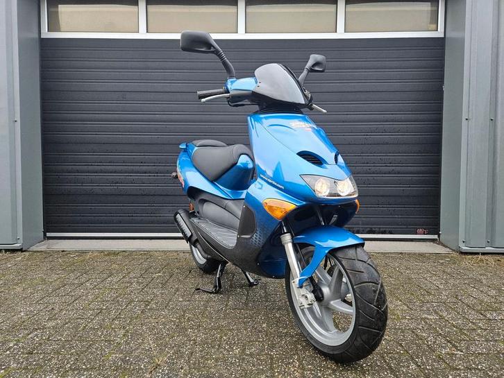 APRILIA SR WWW A.C 2T BJ 1997 SOLID AZURE BLEU 7600KM NL, Fietsen en Brommers, Scooters | Aprilia, Zo goed als nieuw, Ophalen of Verzenden