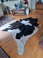 Koeienhuid vloerkleed - Zwart/Wit, Huis en Inrichting, Stoffering | Tapijten en Kleden, Ophalen, Gebruikt, 100 tot 150 cm, Wit