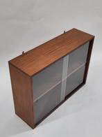 Vintage teak houten vitrinekastje hangkastje hout kast, Mid century modern, ., Glas, .