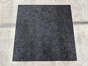 Goedkope gebruikte zwart / grijze 100x100cm tapijttegels beschikbaar voor biedingen