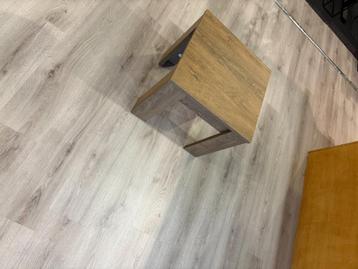 Salontafel beschikbaar voor biedingen