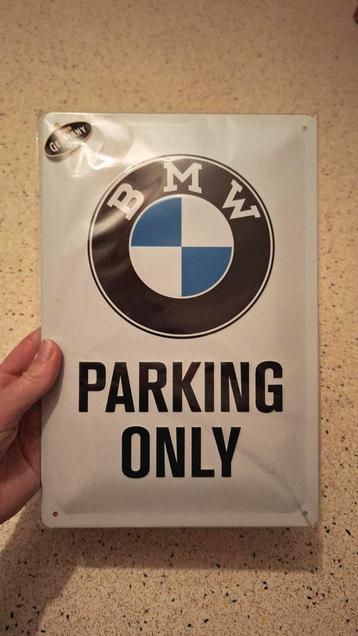 Bord metaal BMW Parking Only beschikbaar voor biedingen