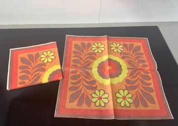 Vintage Flower Power papieren servetten jaren '70 beschikbaar voor biedingen