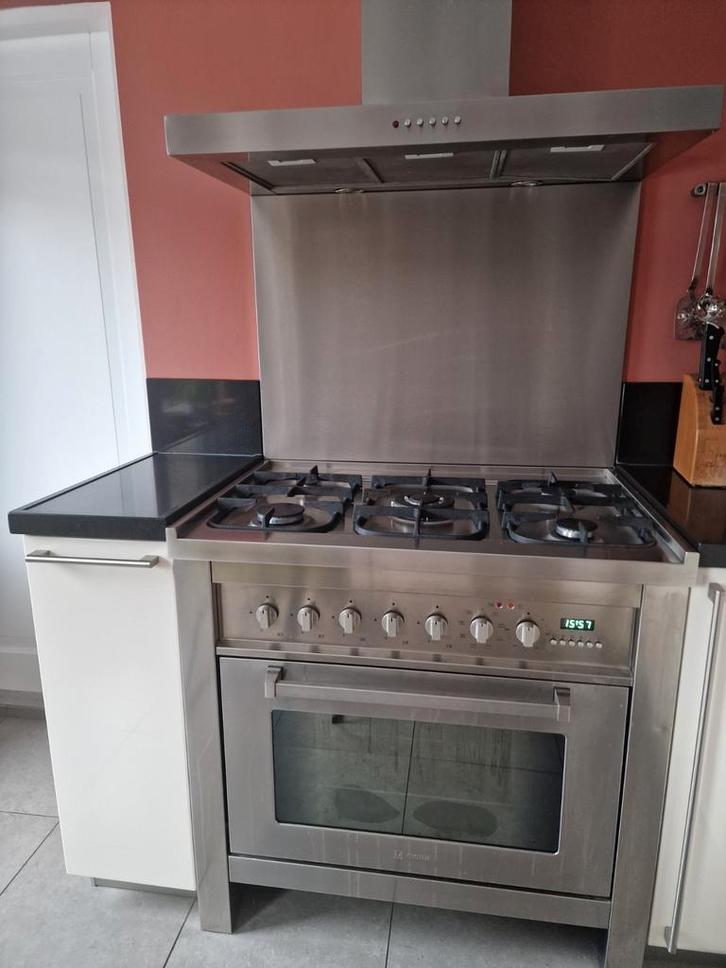 RVS Gasfornuis 90cm met wokbrander, oven, afzuigkap, Witgoed en Apparatuur, Fornuizen, Gebruikt, Vrijstaand, Gas, 5 kookzones of meer