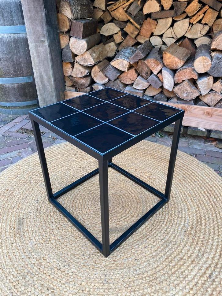 Bijzettafel 40x40 staal & tegels zwart glans (nieuw), Huis en Inrichting, Tafels | Bijzettafels, Nieuw, Vierkant, Minder dan 45 cm
