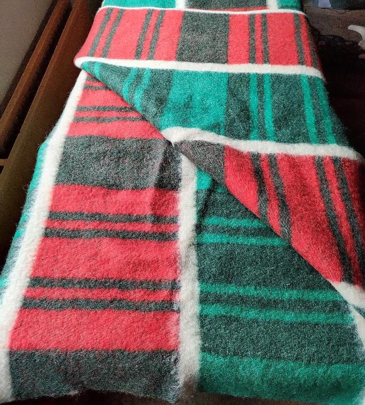 Wollen deken Wolpura, Huis en Inrichting, Woonaccessoires | Plaids en Woondekens, Gebruikt, Ophalen of Verzenden