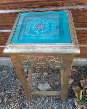 Houten Chinees tafeltje, Aziatisch. Bijzettafeltje beschikbaar voor biedingen