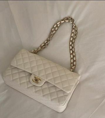 CC classic medium flap bag beschikbaar voor biedingen