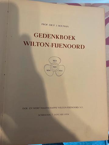 Rotterdam boeken beschikbaar voor biedingen