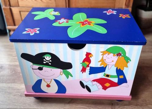 Vrolijke speelgoed- of andere opbergkist voor echte piraten, Kinderen en Baby's, Kinderspulletjes, Zo goed als nieuw, Ophalen
