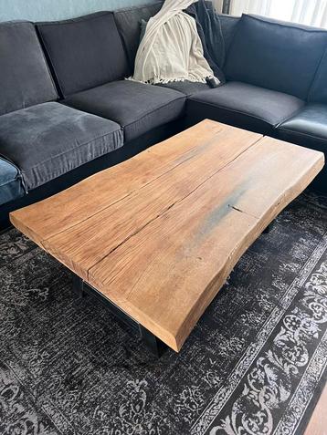 Boomstam eiken salon tafel beschikbaar voor biedingen