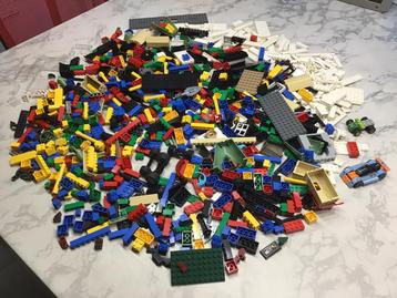 Lego City en andere losse steentjes met Lego Box en 30643 beschikbaar voor biedingen