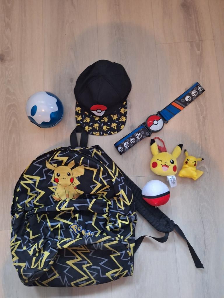 Pokemon Set - Rugzak, Pet, sleutelhangers, gordel, Ophalen of Verzenden, Zo goed als nieuw, Overige typen