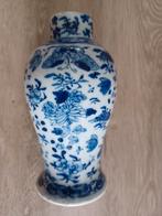 Antiek Chinees Vaasje met Vlinders, Antiek en Kunst, Ophalen of Verzenden