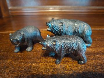 Zwarte Woud Beren beschikbaar voor biedingen