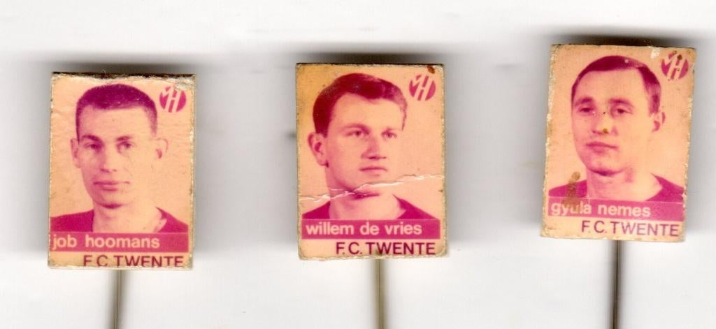 3 speldjes FC TWENTE VOETBAL JOB HOOMANS WILLEM DE VRIES GYU, Verzenden, Gebruikt, Overige onderwerpen