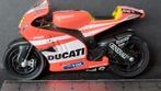 Ducati Desmosedici MotoGP 2011 Rossi 1:24 Maisto Pol, Ophalen of Verzenden, Zo goed als nieuw