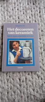 Het decoreren ban keramiek. Oude en nieuwe ambachtelijke, Boeken, Ophalen of Verzenden, Zo goed als nieuw, Kleien en Boetseren