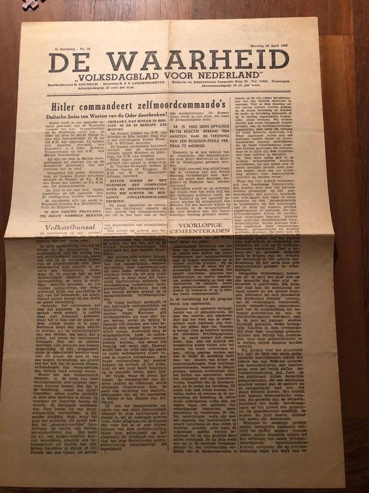 1945 24 April 2 illegale krantjes van dezelfde dag maar toch, Boeken, Oorlog en Militair, Gelezen, Overige onderwerpen, Tweede Wereldoorlog