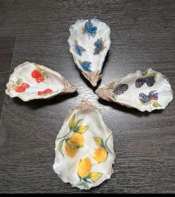 Bramen frambozen citroenen blauwe bessen oesters decoratie beschikbaar voor biedingen