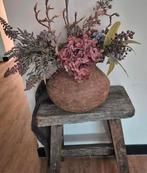 Stoer en sober vaas roestig met kunsttakken, Huis en Inrichting, Ophalen of Verzenden