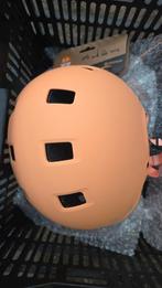 Skate/skeeler helmen perzik kleur, Sport en Fitness, Skateboarden, Ophalen
