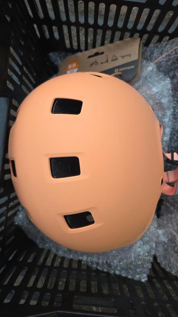 Skate/skeeler helmen perzik kleur, Sport en Fitness, Skateboarden, Ophalen