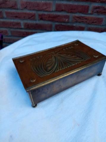 Art nouveau sigarendoos  beschikbaar voor biedingen