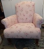 Roze gebloemd stoeltje., Huis en Inrichting, Stoelen, Ophalen, Overige kleuren, Vintage, Zo goed als nieuw