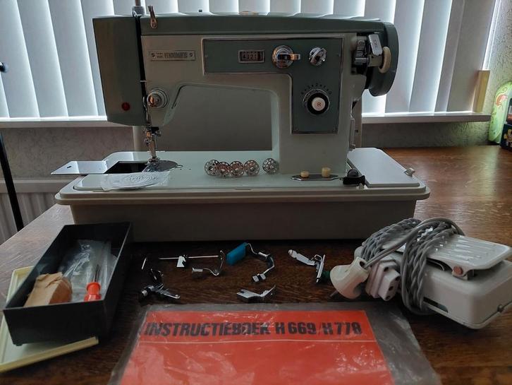 Vendomatic Naaimachine, Hobby en Vrije tijd, Naaimachines en Toebehoren, Gebruikt, Naaimachine, Overige merken, Ophalen