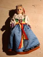 Klederdracht popjes, Verzamelen, Poppen, Ophalen of Verzenden, Gebruikt, Overige typen