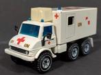 Mercedes Benz Unimog ambulance 1:55 Siku Pol, Hobby en Vrije tijd, Modelauto's | Overige schalen, Ophalen of Verzenden