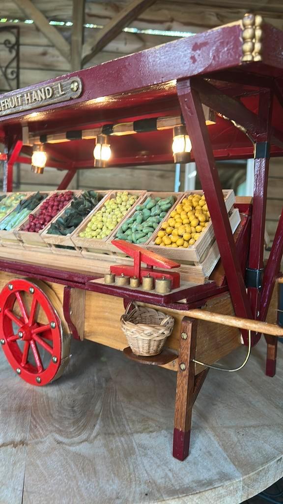 Surprises sinterklaas groente fruit kar, dak kan eraf, Diversen, Sinterklaas, Gebruikt, Ophalen