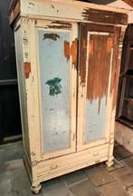Oude 2 deurs kast ,met patina., Antiek en Kunst, Antiek | Meubels | Kasten, Ophalen