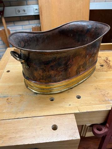 Antieke Koperen Plantenbak beschikbaar voor biedingen