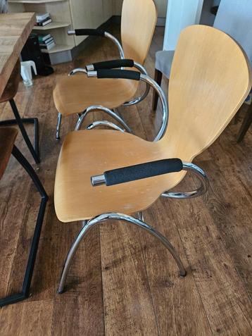 eetkamerstoelen 2x beschikbaar voor biedingen